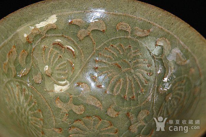 老青瓷 缠枝刻花纹 斗笠杯图3