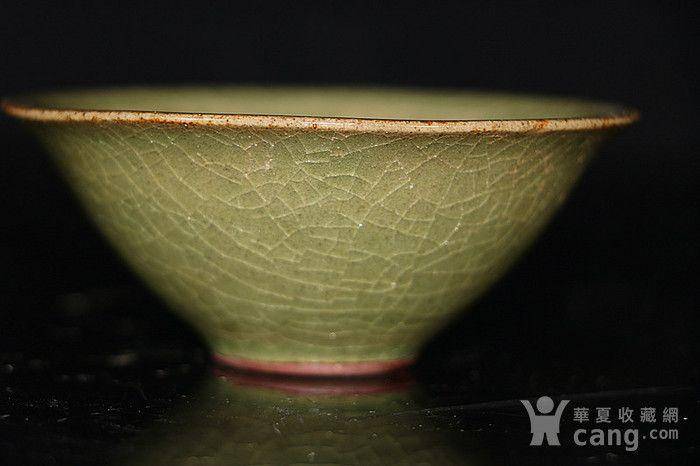 老青瓷 缠枝刻花纹 斗笠杯图5