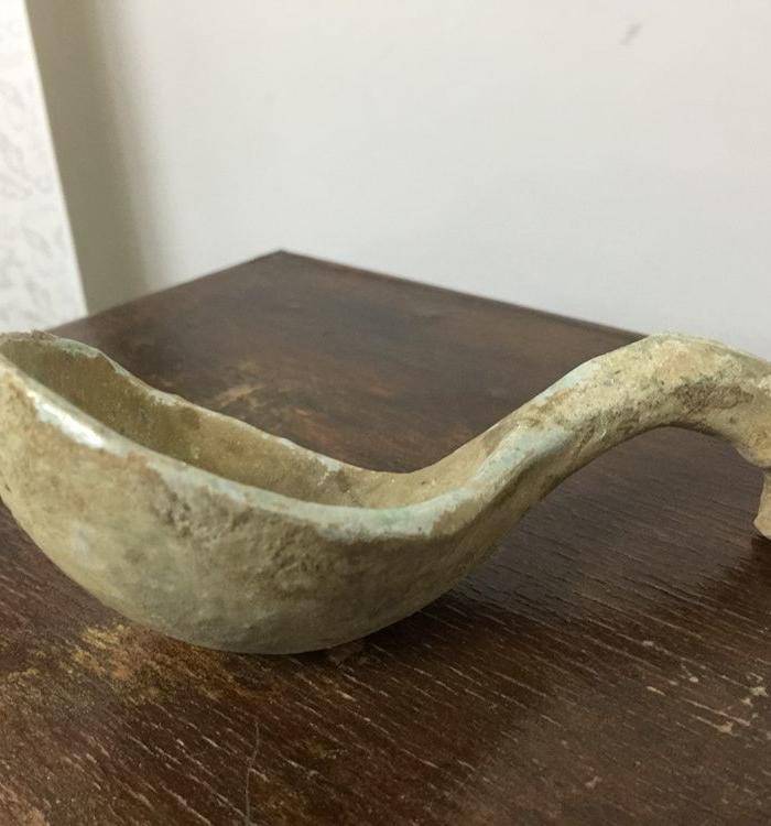 汉 代返银绿釉龙头勺图2