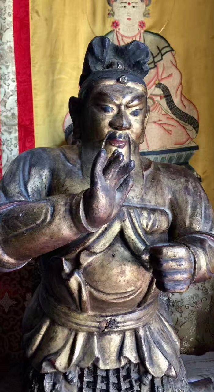 明代65厘米大型漆金关公木雕图9