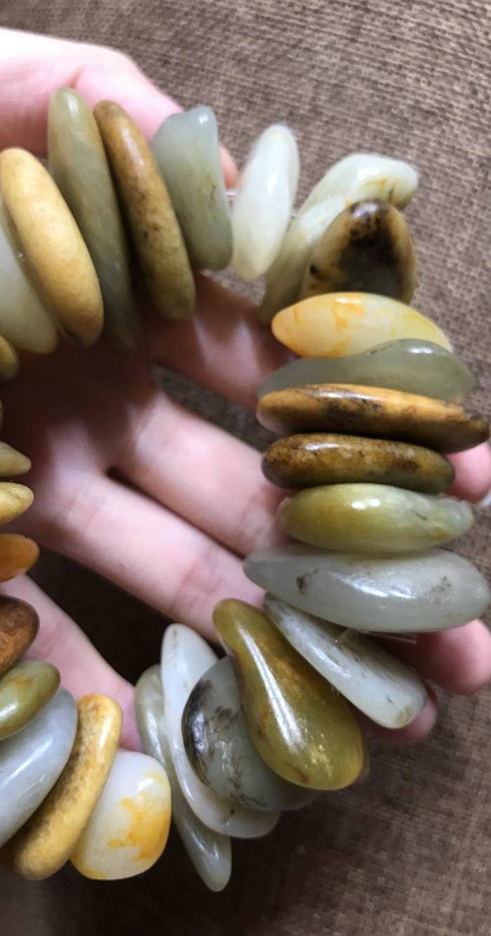 和田黄沁籽料原石手钏图2