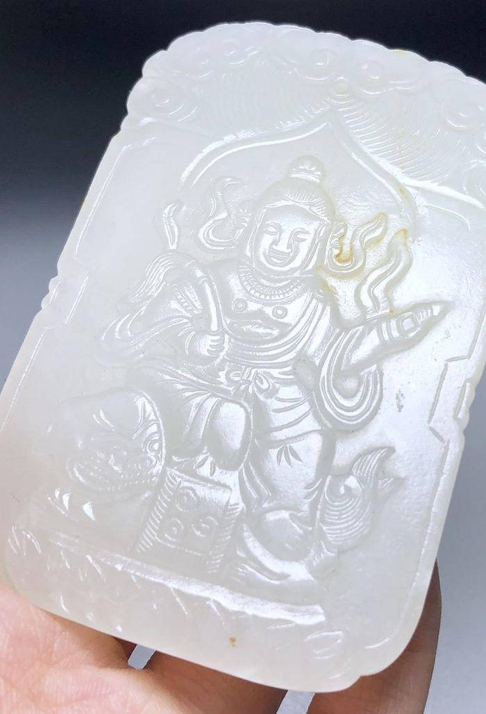 台湾回流 压轴重器 藏家旧藏 珍贵收藏级清代和田玉牌图3