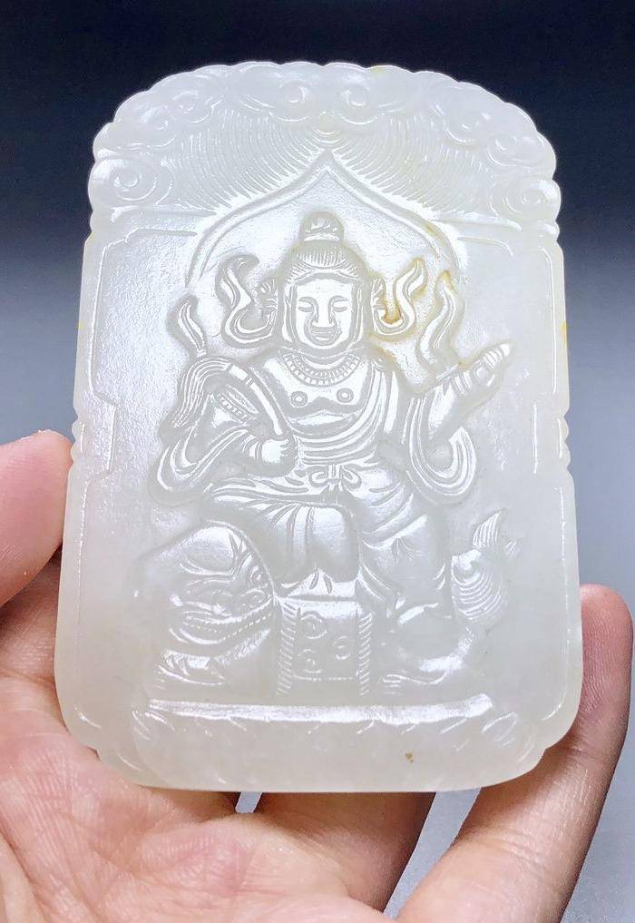 台湾回流 压轴重器 藏家旧藏 珍贵收藏级清代和田玉牌图5