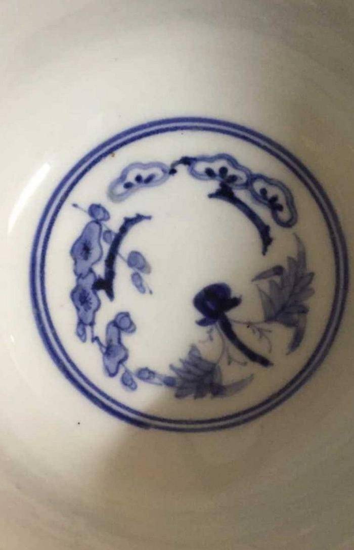 一个英国回流清代麒麟寿字人物盖碗图5