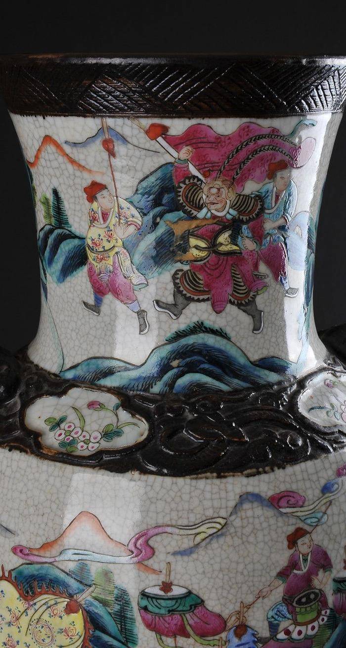 欧美回流 清 极美粉彩刀马人大瓶图4