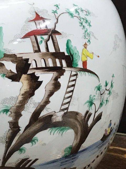 9006 清代外销满大人粉彩通景大罐图5