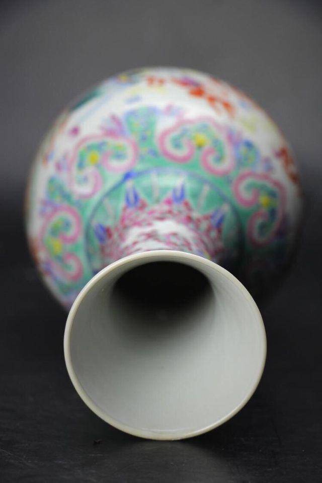 晚清粉彩龙凤呈祥纹赏瓶图5