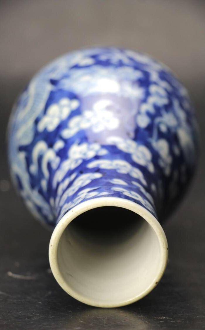 清光绪精品青花留白双龙抢宝纹瓶图7