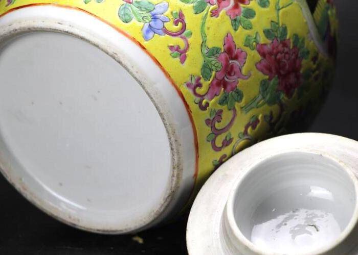 晚清精品黄地粉彩花鸟纹盖罐图8