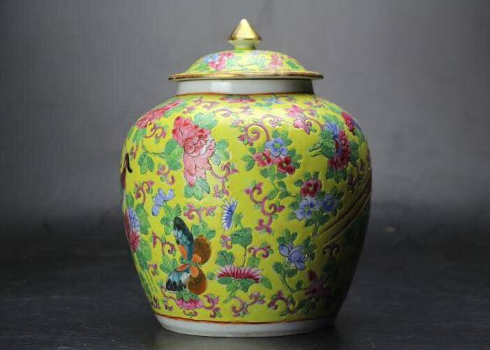 晚清精品黄地粉彩花鸟纹盖罐图2