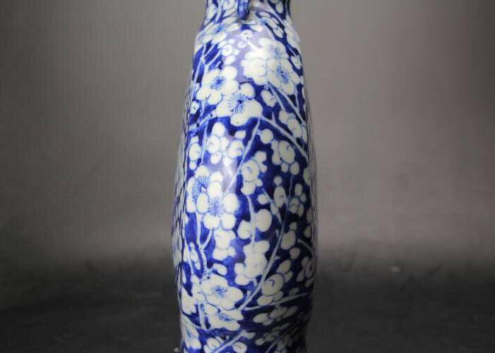 清光绪精品青花留白冰梅花紋大抱月瓶图3