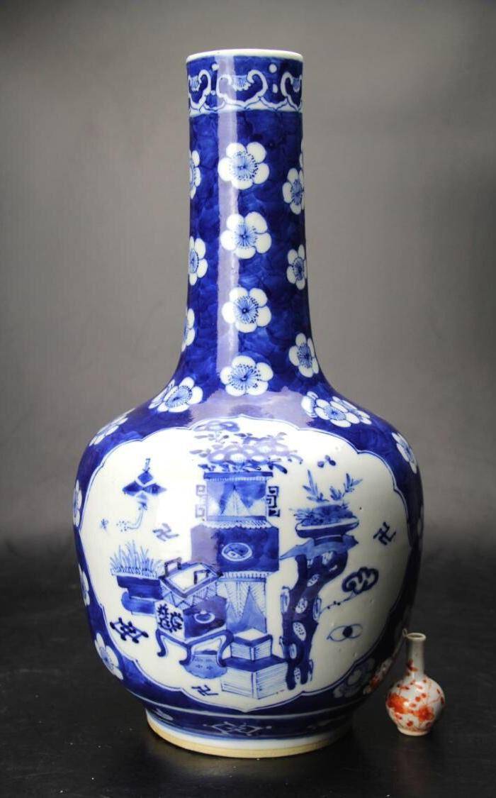清光绪精品青花冰梅花开窗博古花卉纹大天球瓶图2