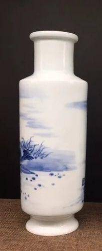 英国回流解放初青花芦雁瓶图6