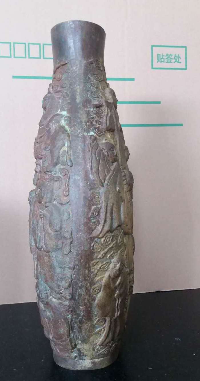 清代十八罗汉铜橄榄瓶图4