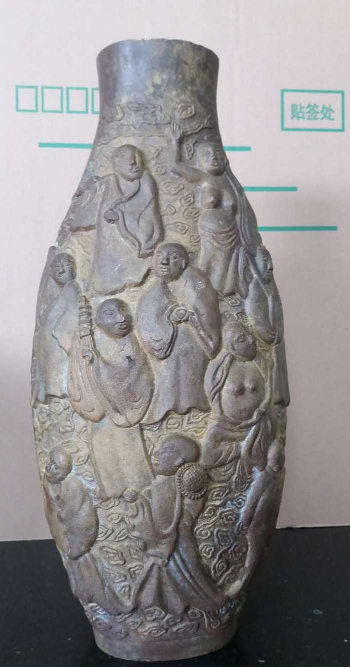 清代十八罗汉铜橄榄瓶图3