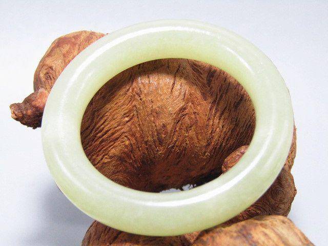 晚清和田玉 袈裟环 玉质熟润风化自然图3