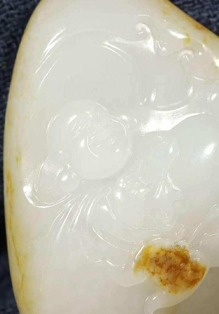 新疆和田玉籽料布袋弥勒图2