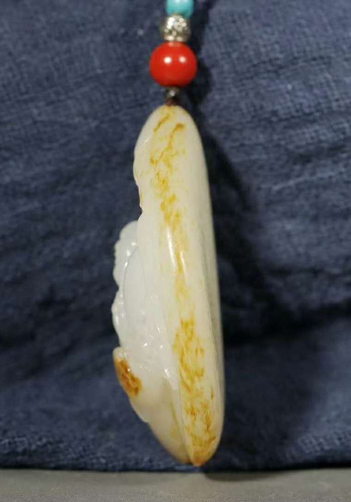 新疆和田玉籽料布袋弥勒图6