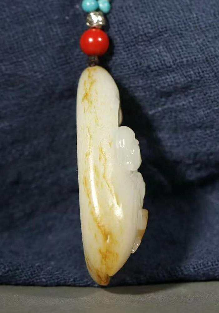 新疆和田玉籽料布袋弥勒图8