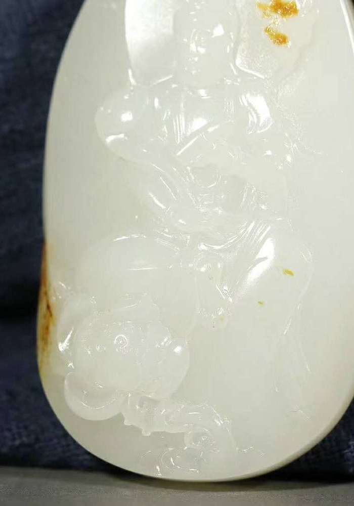 新疆和田玉籽料莲花观音图4