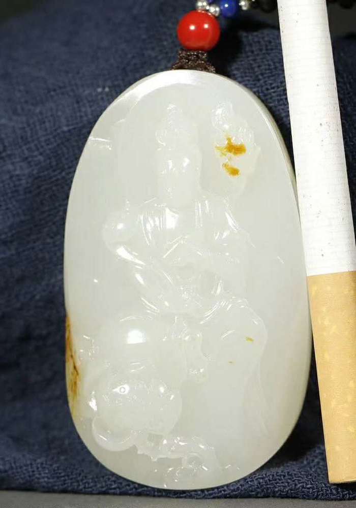 新疆和田玉籽料莲花观音图8