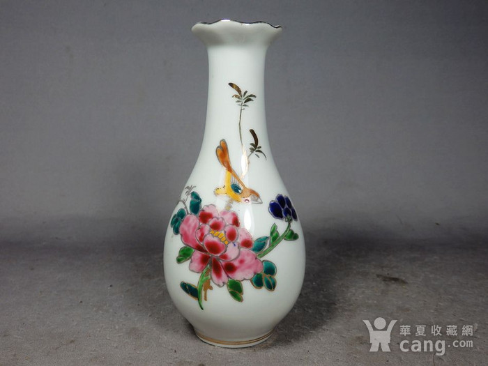 文革时期花鸟绘画莲花口赏瓶
