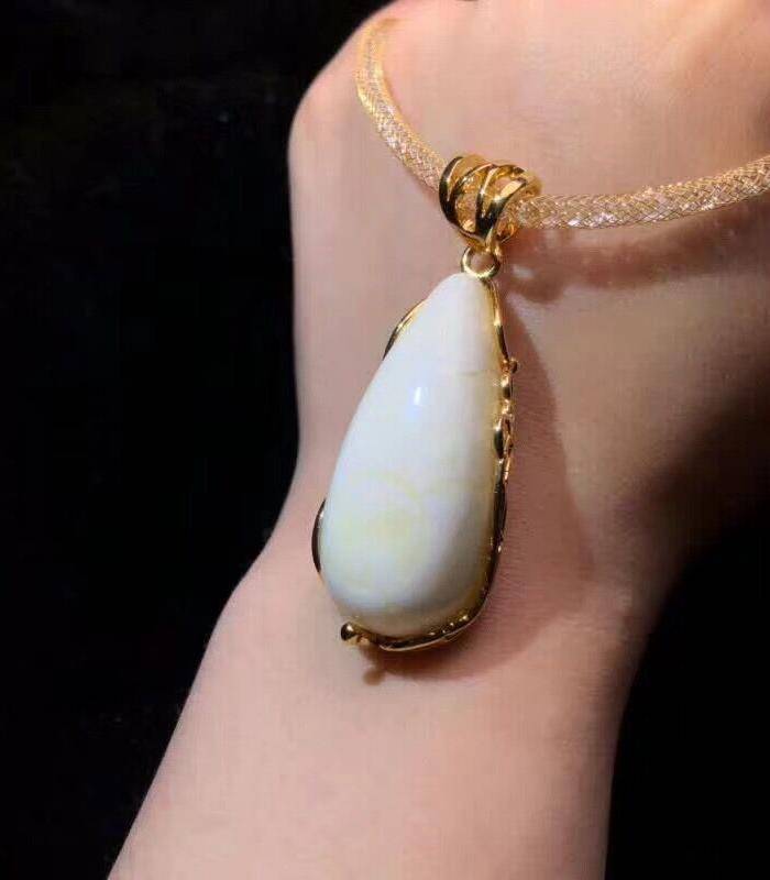联盟 美醉 色 色 底托18K银镶嵌蜜蜡吊坠图2