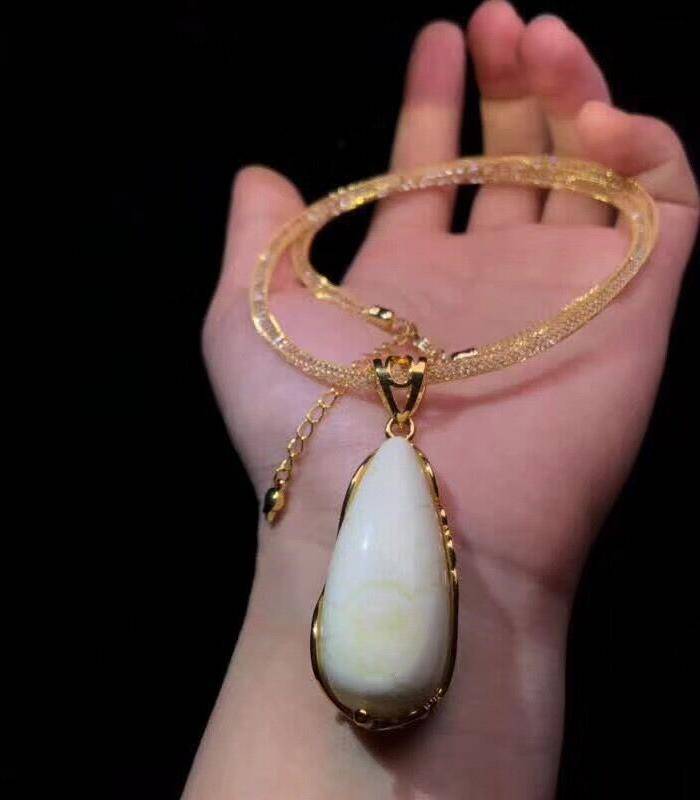 联盟 美醉 色 色 底托18K银镶嵌蜜蜡吊坠图5