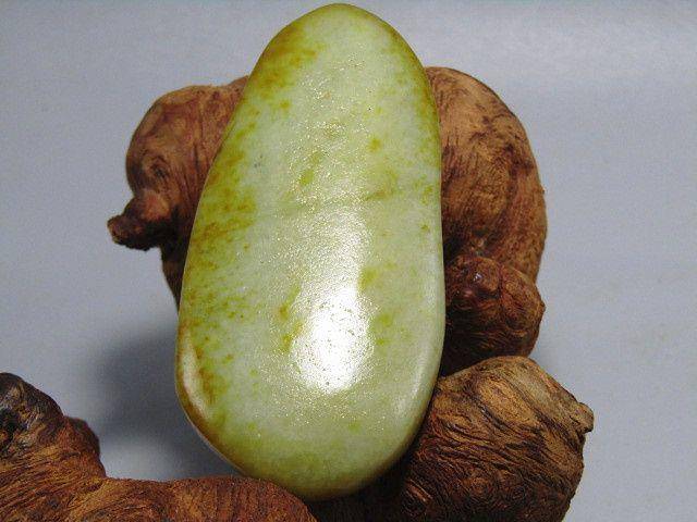 有些年份和籽玉原石 油润度极佳图2