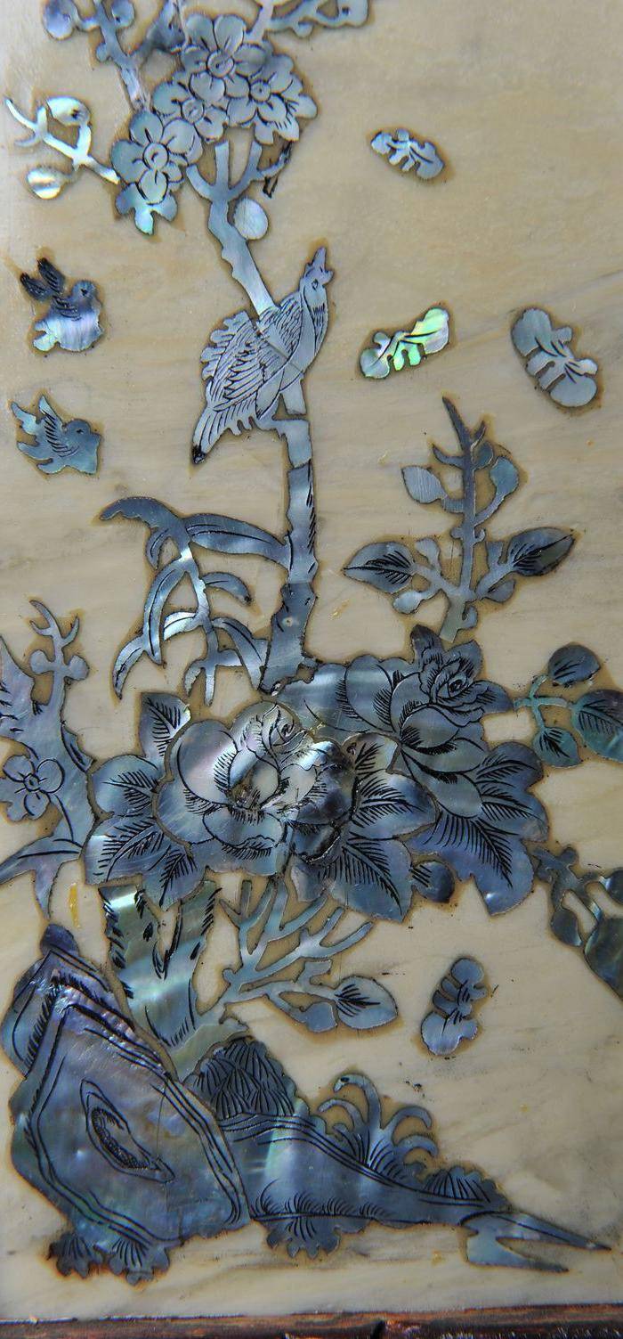欧美回流 老蛇纹石嵌螺钿花鸟纹四扇小桌屏图7