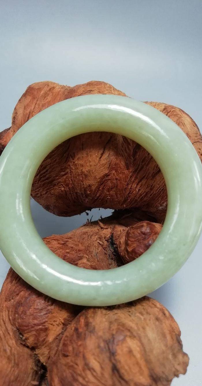晚清和田玉 袈裟环 玉质极为熟润图5