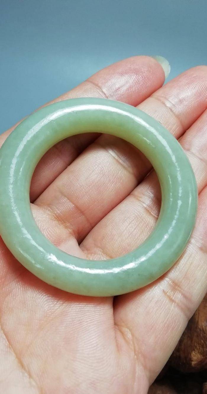晚清和田玉 袈裟环 玉质极为熟润图8