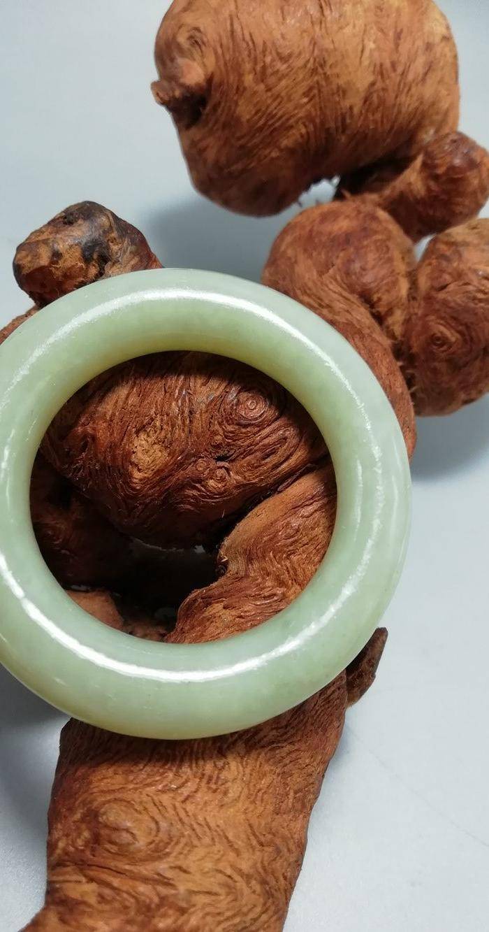 晚清和田玉 袈裟环 玉质极为熟润图9