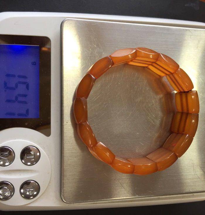 8040欧洲回流蜜蜡手牌图6