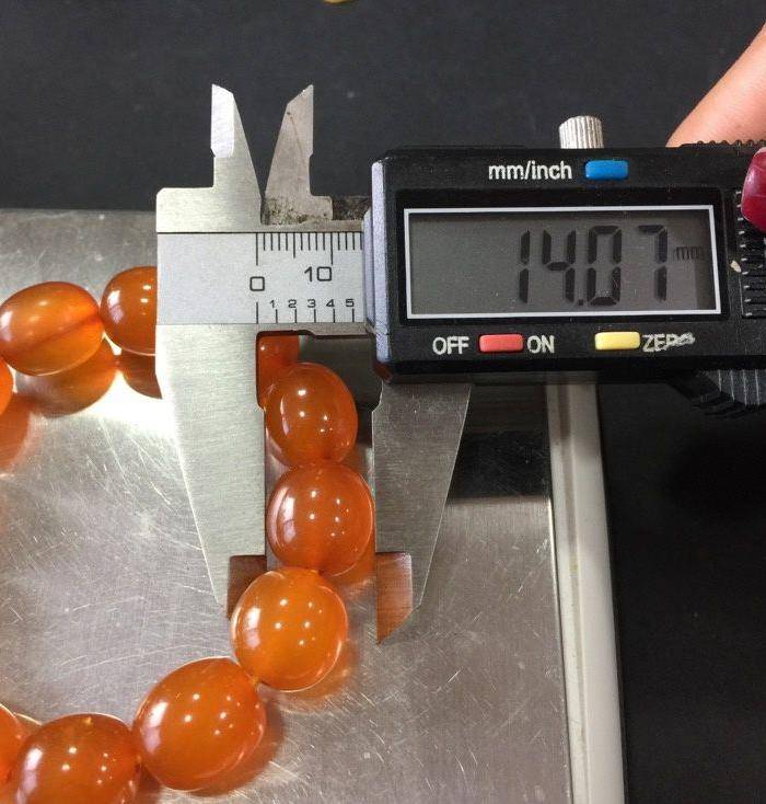 8053欧洲回流蜜蜡手串图8