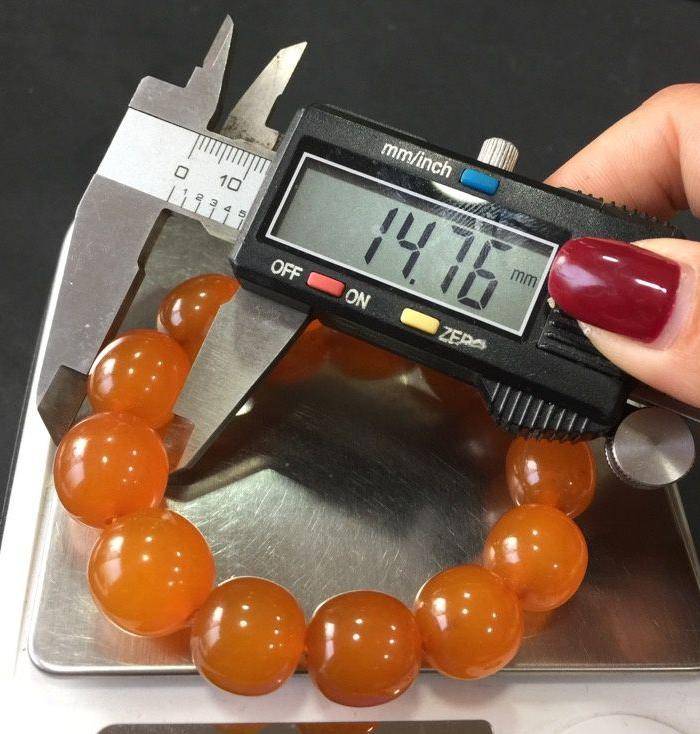 8057欧洲回流蜜蜡手串图7