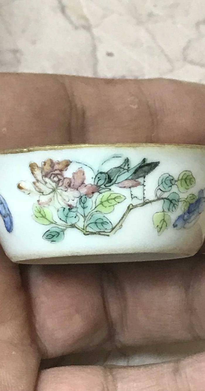 7007 清 粉彩草虫纹压手杯图2