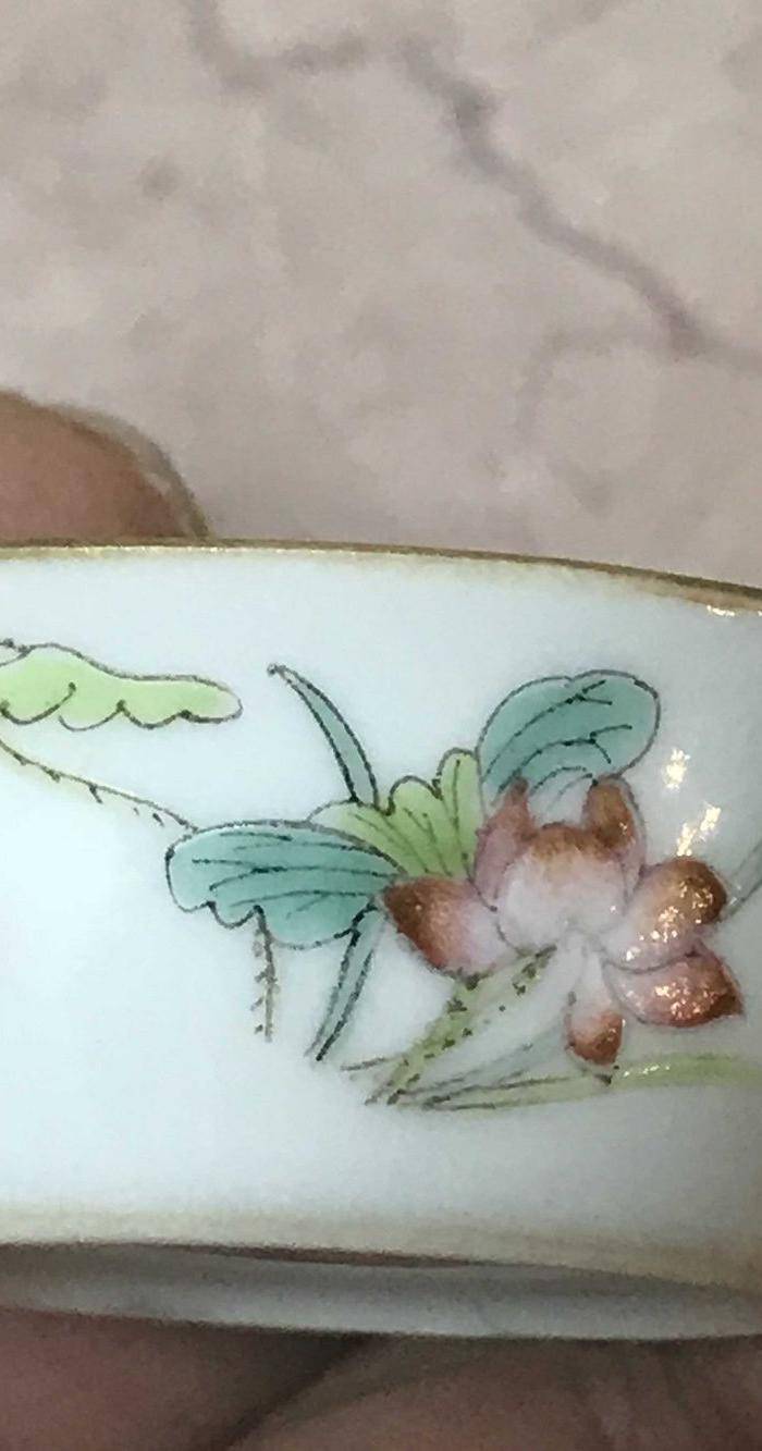 7007 清 粉彩草虫纹压手杯图5