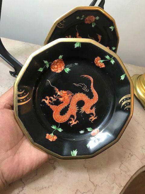 7009 欧洲手绘龙纹圆盘一对图2
