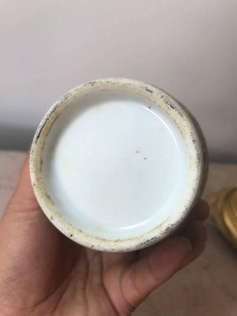 7011 民国广彩人物兽耳瓶图10