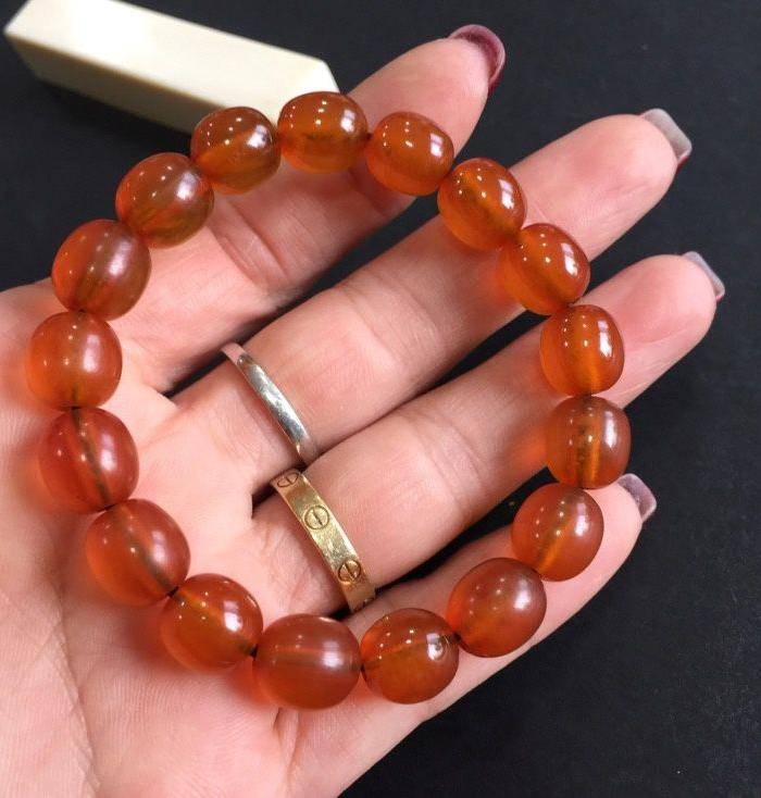 8067欧洲回流蜜蜡手串图4