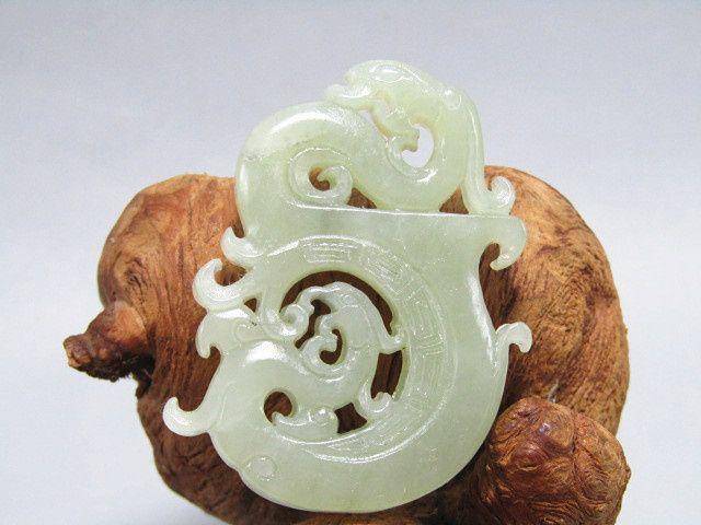 晚清和田玉 苍龙教子牌 双面镂空透雕工艺包浆熟润图6