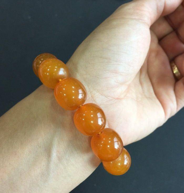 8076欧洲回流蜜蜡手串图6