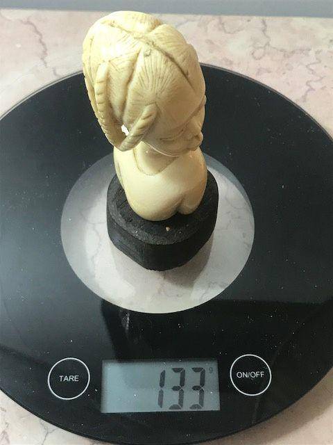 7026 少女半身像图9