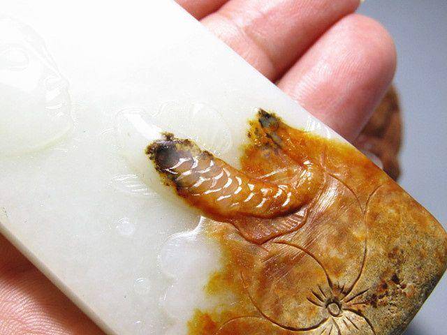 和田洒金原皮籽玉 苏作 观音牌 原皮巧雕 玉质极佳图9