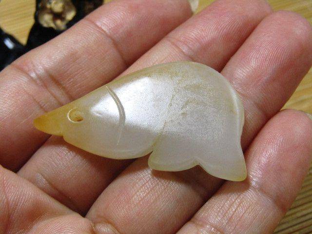 清和田白玉籽料 挂件 油润度极佳 包浆熟厚图5