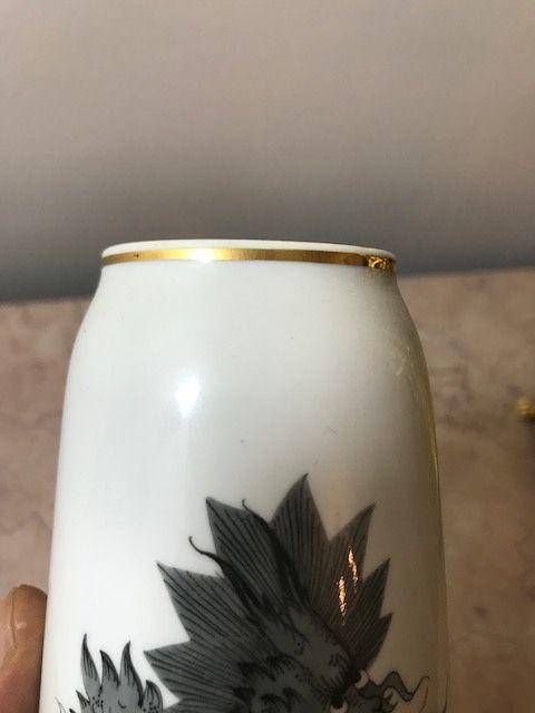 7028 德国梅森红龙系列龙纹象腿瓶图6
