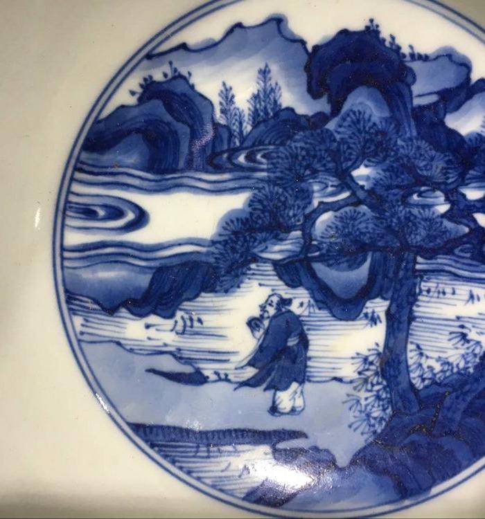 海外回流青花人物碗一对图6