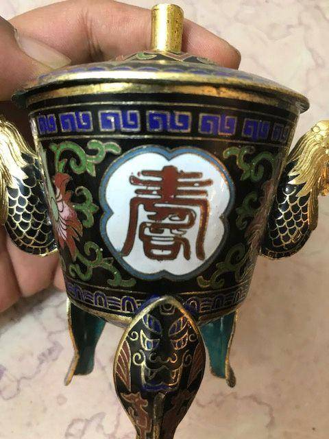 7038 铜鎏金掐丝珐琅三足龙耳香薰图8