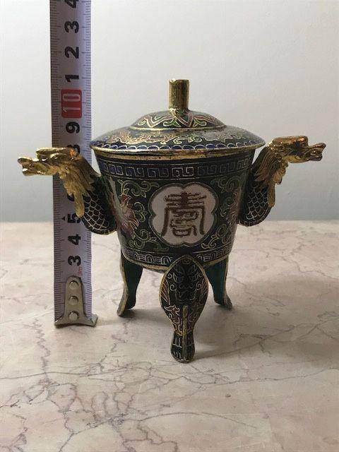 7038 铜鎏金掐丝珐琅三足龙耳香薰图12